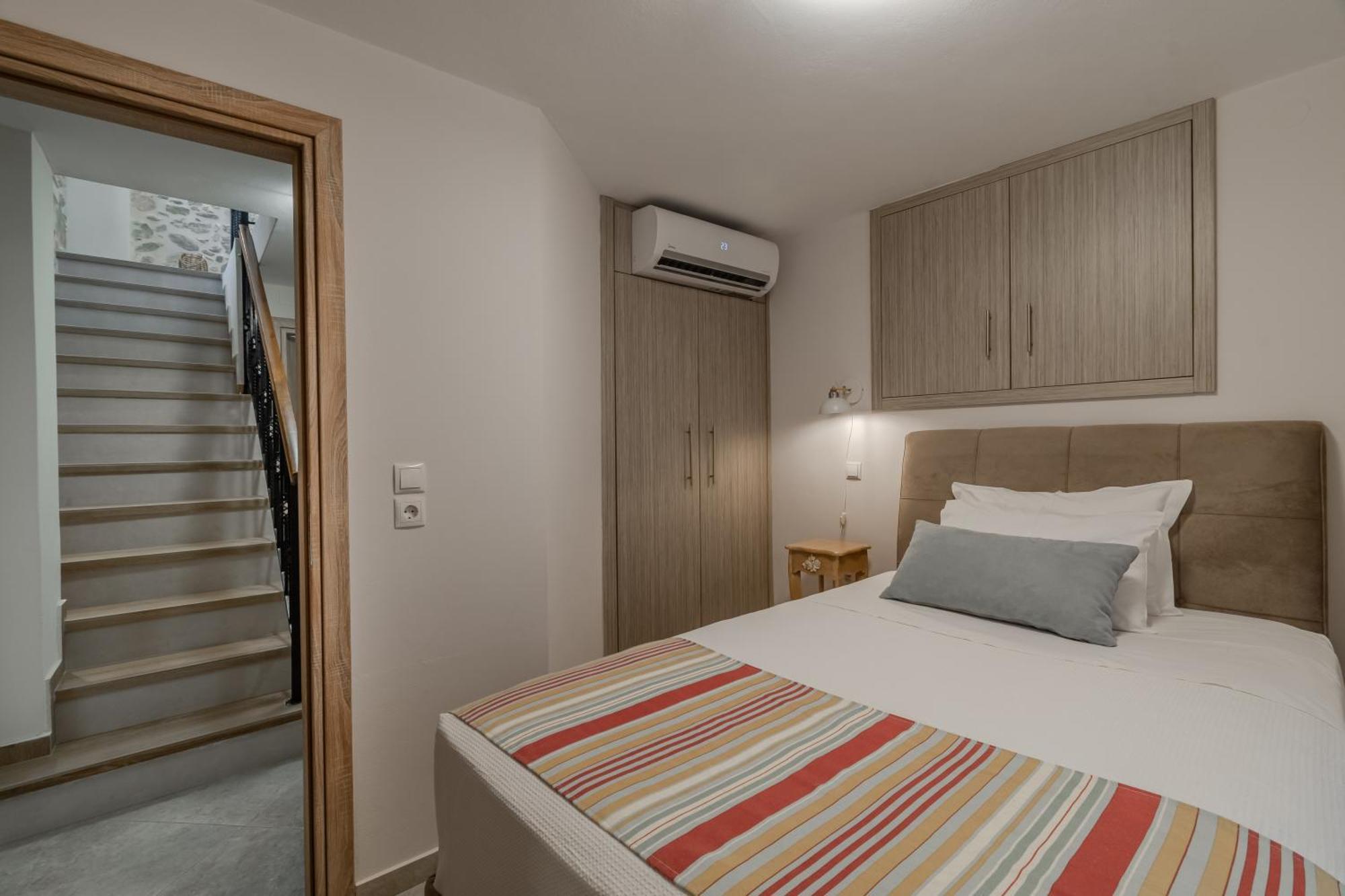 Вілла Casa Kastella, Private Jacuzzi & Bbq Facilities! Angouseliana Екстер'єр фото