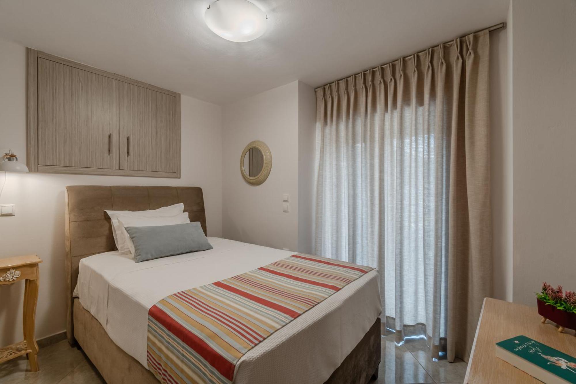 Вілла Casa Kastella, Private Jacuzzi & Bbq Facilities! Angouseliana Екстер'єр фото