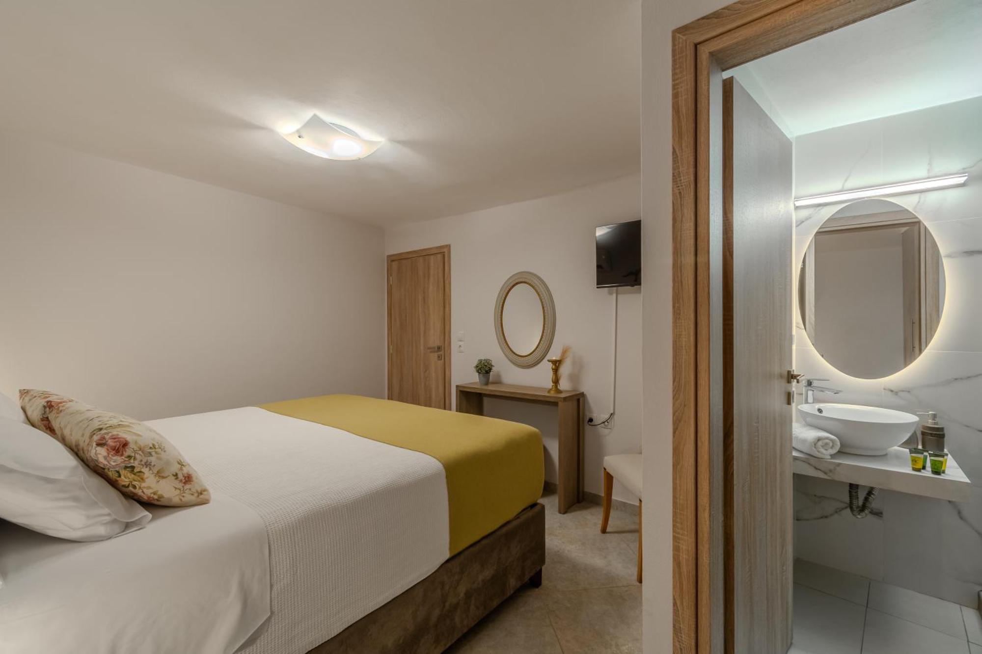 Вілла Casa Kastella, Private Jacuzzi & Bbq Facilities! Angouseliana Екстер'єр фото